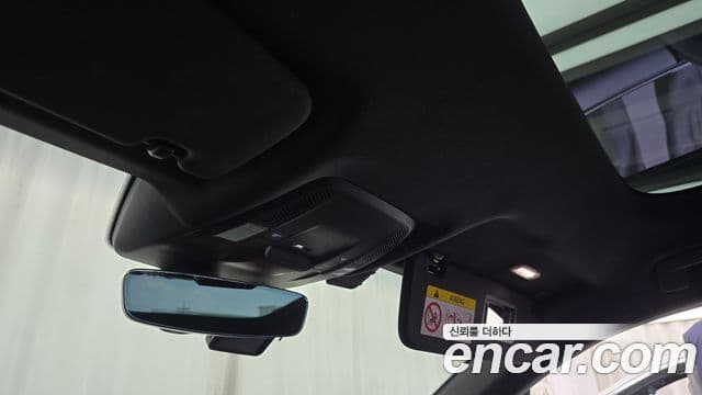 Porsche Taycan 2023 — Photo 26/34