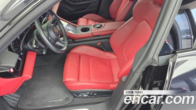 Porsche Taycan 2023 — Photo 14/34