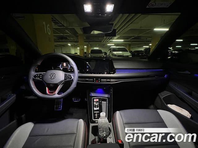 Volkswagen Golf 2023 — ფოტო 6/10
