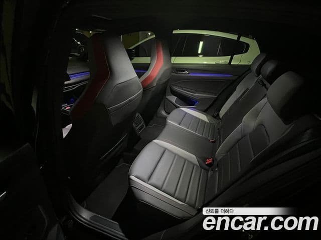 Volkswagen Golf 2023 — ფოტო 10/10