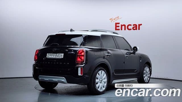 Mini Cooper D Countryman 2021 — Фото 1/20
