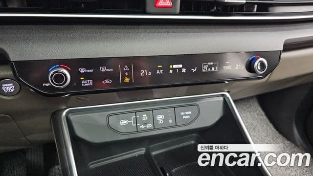 Kia Carnival 2025 — Photo 27/34
