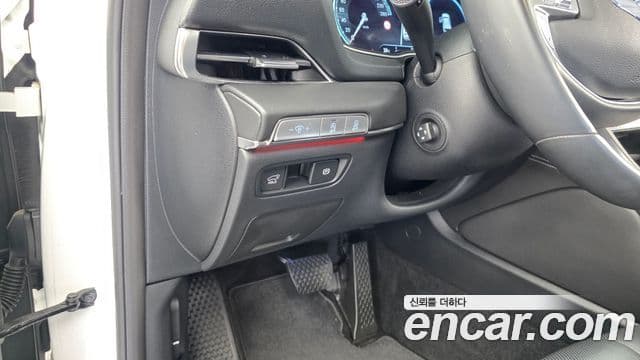 Genesis GV80 2021 — ფოტო 17/20