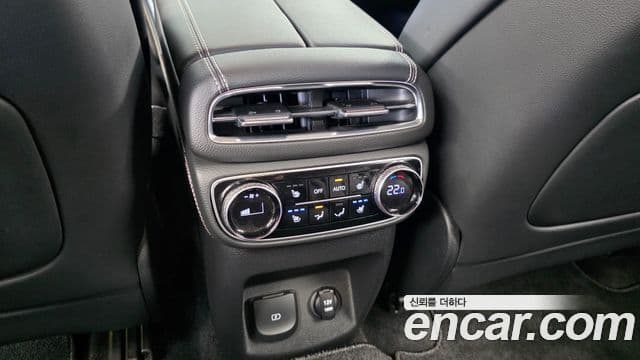 Genesis GV80 2021 — ფოტო 19/20