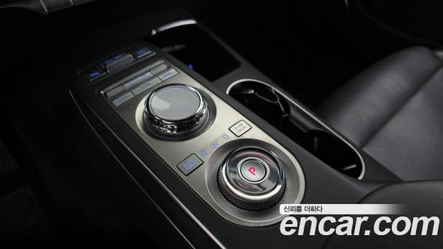 Genesis GV70 2021 — Şəkil 9/20