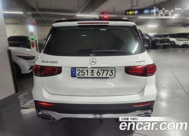 Mercedes-Benz GLB-Class 2021 — Şəkil 3/20