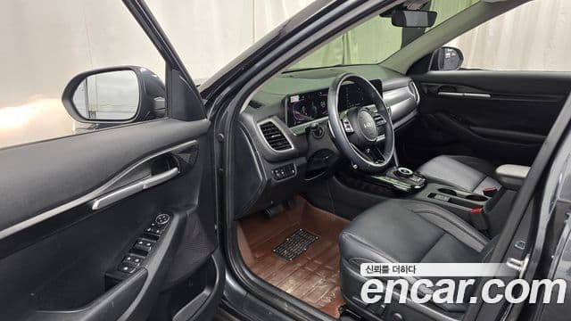 Kia Seltos 2024 — ფოტო 10/20