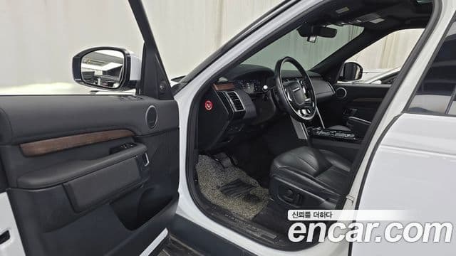 Land Rover Discovery 5 2020 — Şəkil 10/20