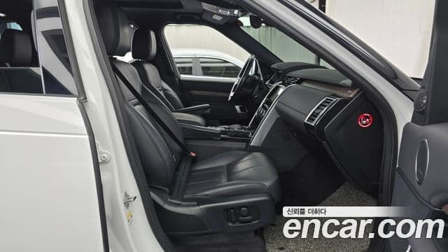 Land Rover Discovery 5 2020 — Şəkil 11/20