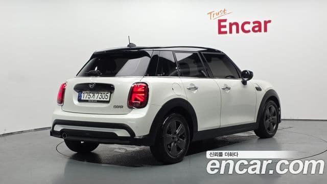 Mini Cooper 2023 — ფოტო 2/20