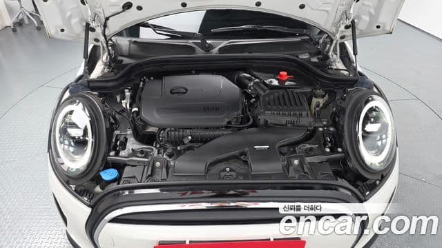 Mini Cooper 2023 — ფოტო 6/20