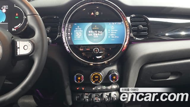 Mini Cooper 2023 — ფოტო 13/20