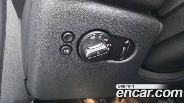 Mini Cooper 2023 — ფოტო 18/20