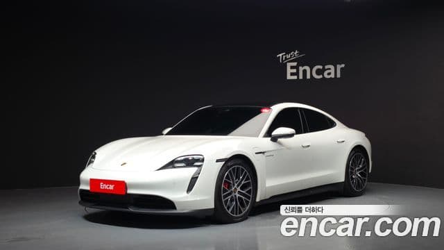 Porsche Taycan 2021 — ფოტო 25/36