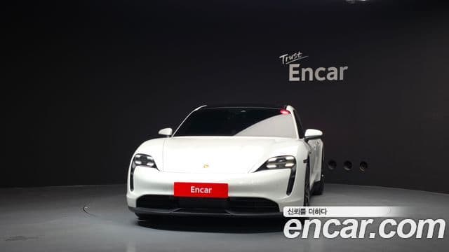 Porsche Taycan 2021 — Şəkil 19/36