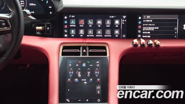 Porsche Taycan 2021 — ფოტო 34/36