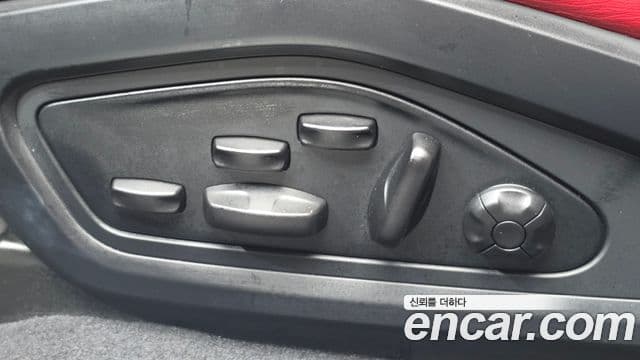 Porsche Taycan 2021 — Şəkil 32/36