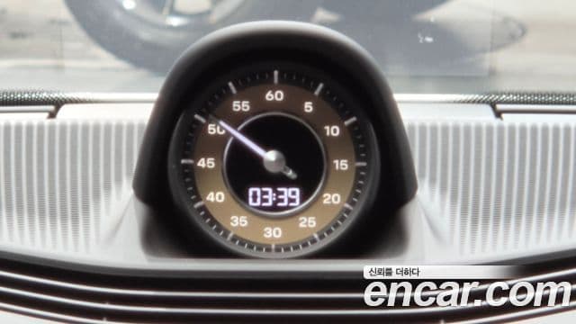 Porsche Taycan 2021 — Şəkil 33/36
