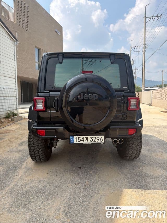Jeep Wrangler 2021 — ფოტო 2/5