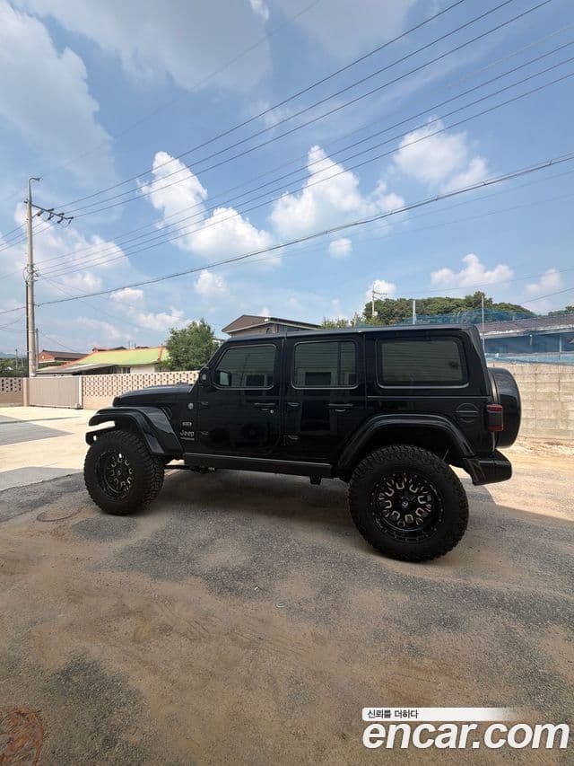 Jeep Wrangler 2021 — ფოტო 4/5