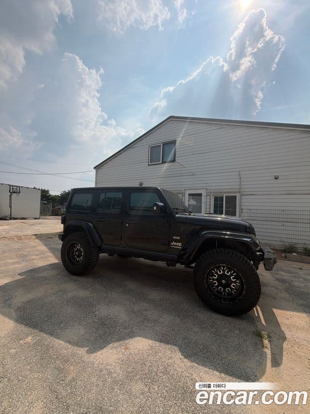 Jeep Wrangler 2021 — ფოტო 5/5