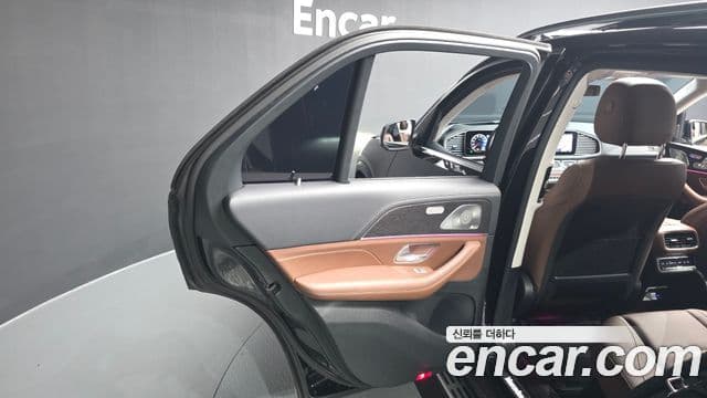 Mercedes-Benz GLE-Class 2023 — Photo 24/43