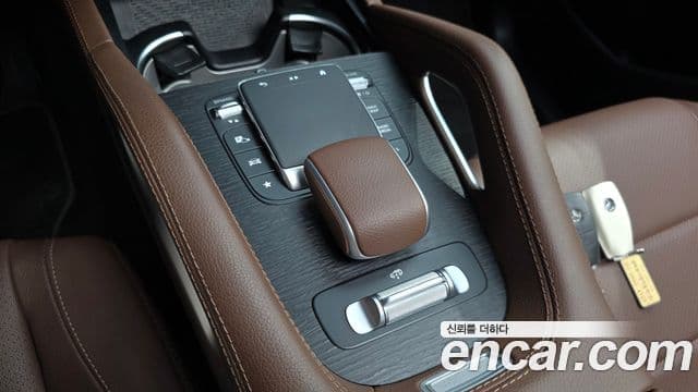 Mercedes-Benz GLE-Class 2023 — Photo 21/43