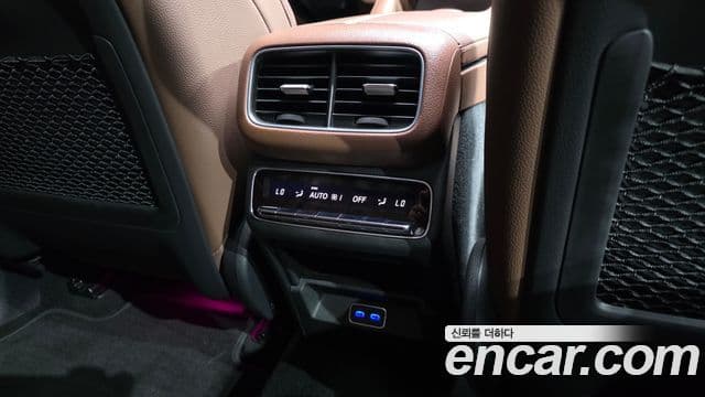 Mercedes-Benz GLE-Class 2023 — Photo 40/43