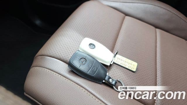 Mercedes-Benz GLE-Class 2023 — Photo 26/43