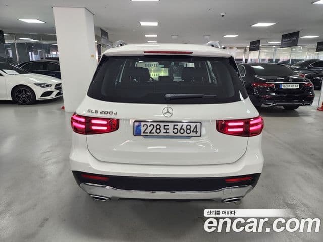 Mercedes-Benz GLB-Class 2025 — Şəkil 2/9