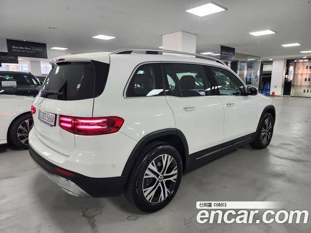 Mercedes-Benz GLB-Class 2025 — Şəkil 3/9