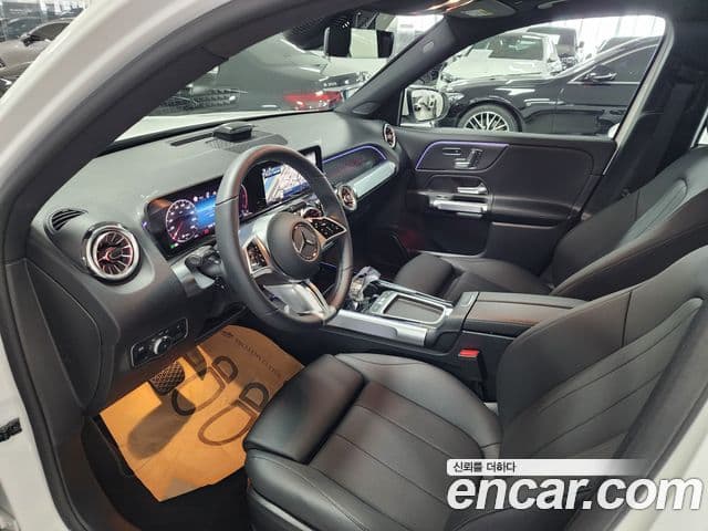 Mercedes-Benz GLB-Class 2025 — Şəkil 6/9