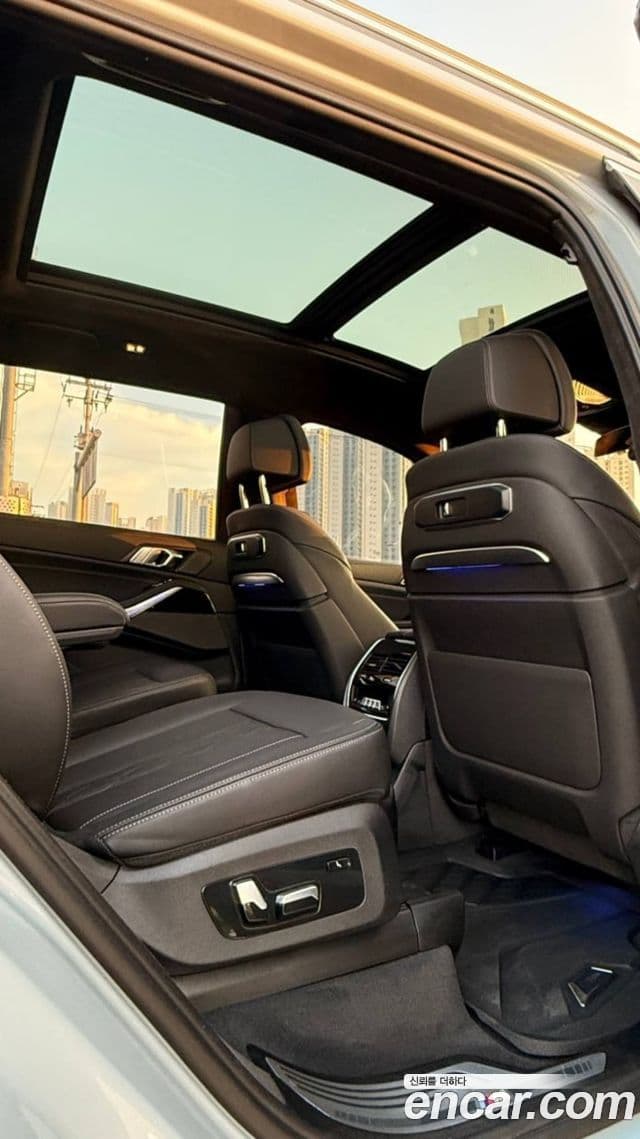 BMW X7 2023 — Şəkil 8/17