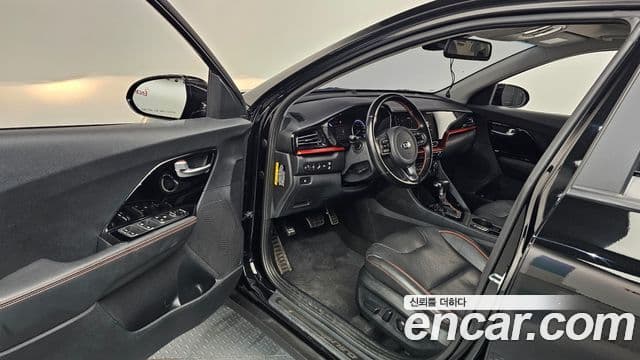 Kia Niro 2021 — Şəkil 10/20