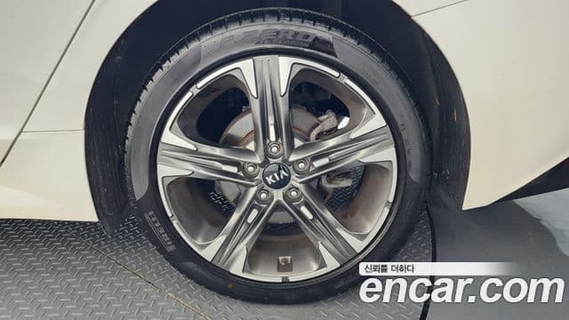 Kia K5 2021 — Photo 17/33