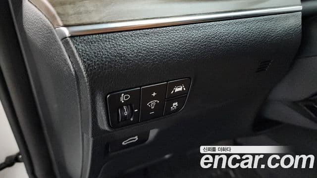 Kia K5 2021 — Photo 8/33