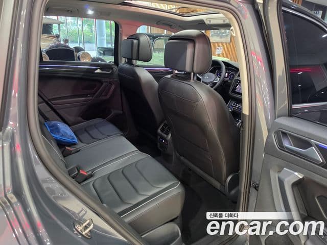 Volkswagen Tiguan 2022 — ფოტო 12/19