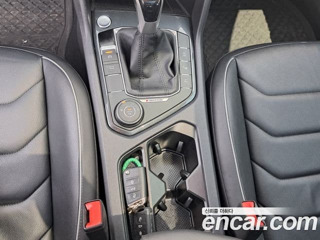 Volkswagen Tiguan 2023 — Şəkil 19/20