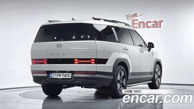 Hyundai Santa Fe 2023 — ფოტო 2/20