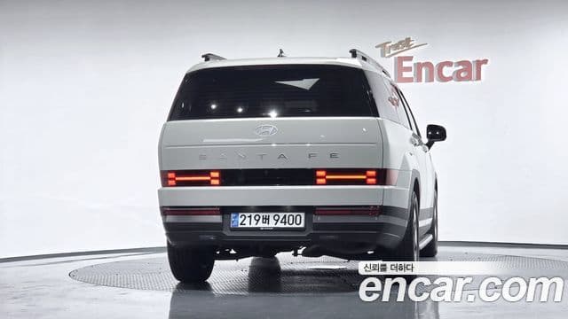 Hyundai Santa Fe 2023 — ფოტო 4/20
