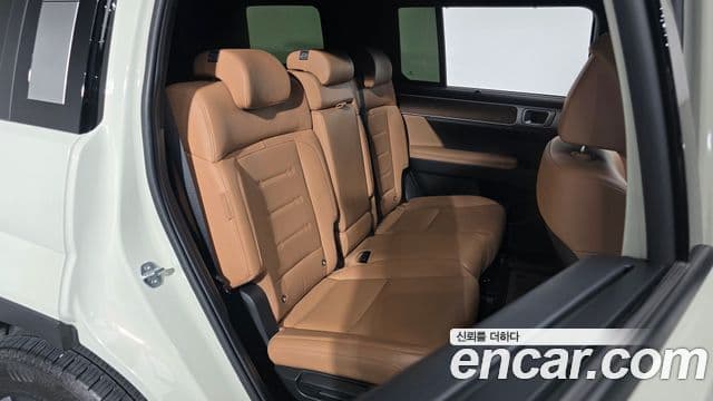 Hyundai Santa Fe 2023 — ფოტო 11/20