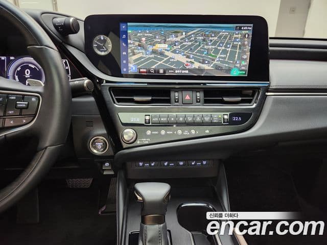 Lexus ES300h 2023 — ფოტო 9/20