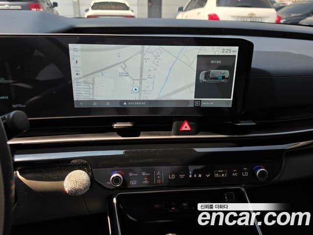 Kia Carnival 2025 — ფოტო 17/20