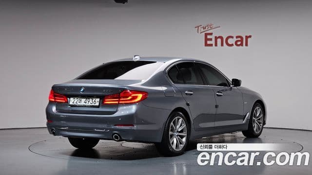 BMW 5 Series 2018 — Şəkil 2/20