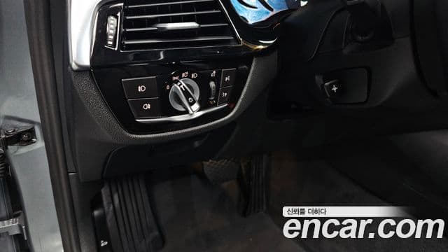 BMW 5 Series 2018 — Şəkil 18/20