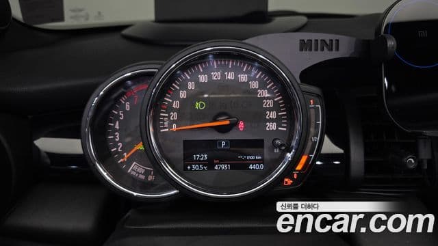 Mini Cooper Convertible 2018 — Şəkil 10/20