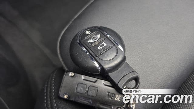 Mini Cooper Convertible 2018 — Şəkil 7/20