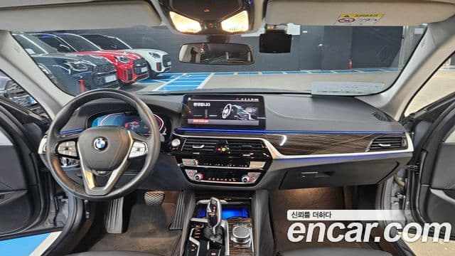 BMW 5 Series 2023 — ფოტო 6/20