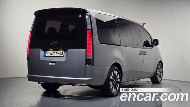 Hyundai Staria 2022 — Фото 2/20