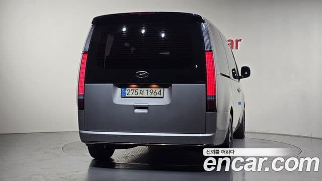 Hyundai Staria 2022 — Фото 4/20